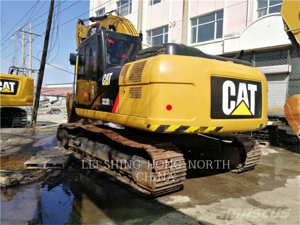 CAT 323D2L Εκσκαφείς με ερπύστριες