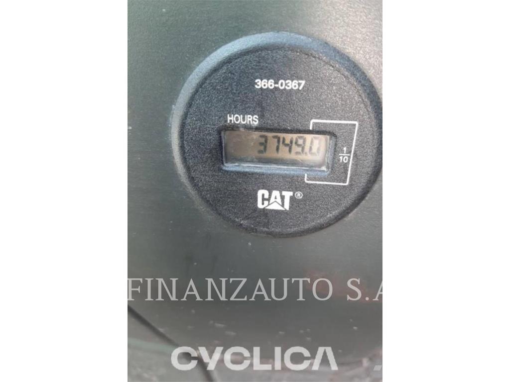 CAT 323DLN Εκσκαφείς με ερπύστριες