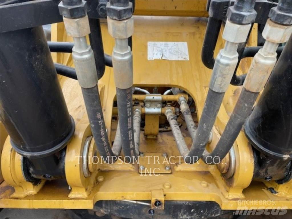 CAT 326 Εκσκαφείς με ερπύστριες