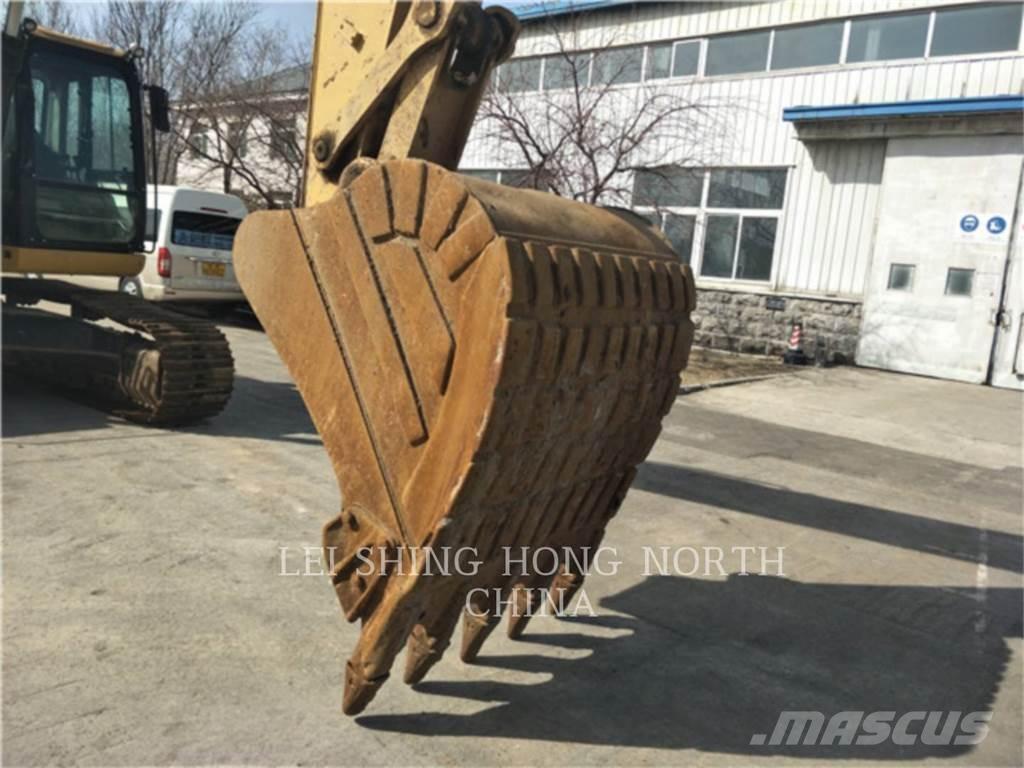 CAT 326D2L Εκσκαφείς με ερπύστριες