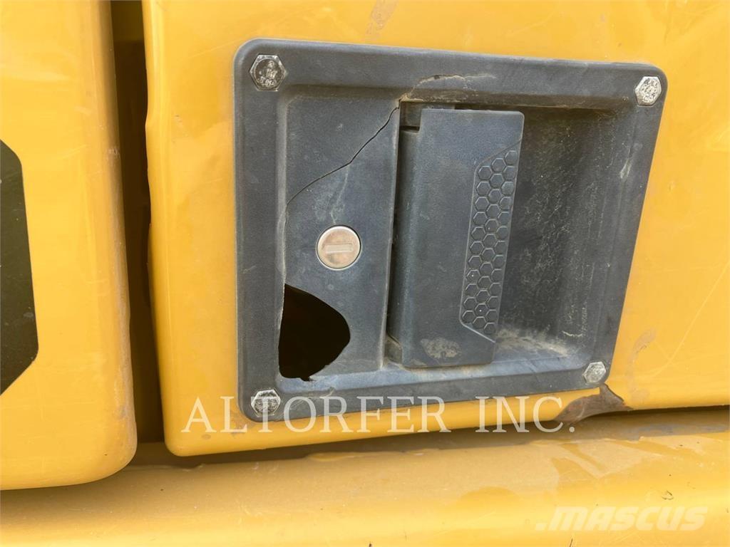 CAT 330-07 Εκσκαφείς με ερπύστριες