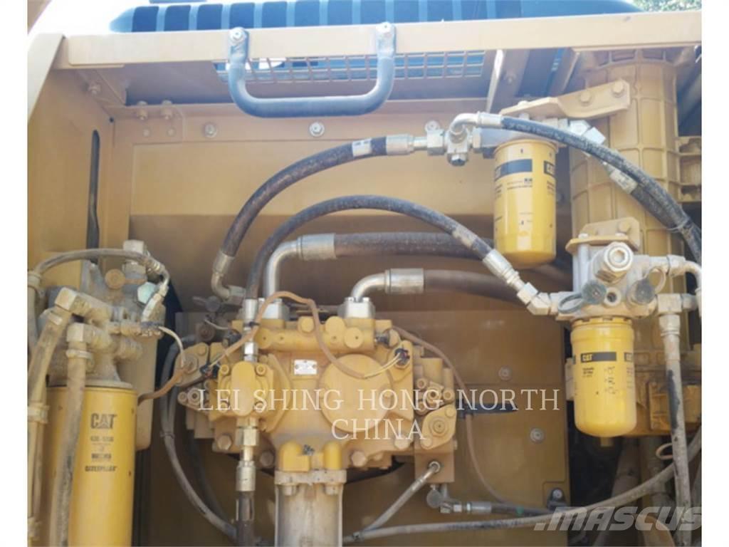 CAT 330D2L Εκσκαφείς με ερπύστριες