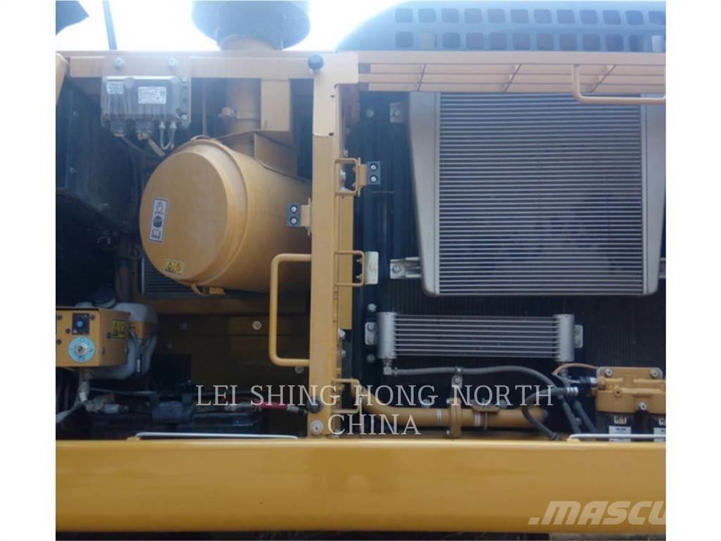 CAT 330D2L Εκσκαφείς με ερπύστριες