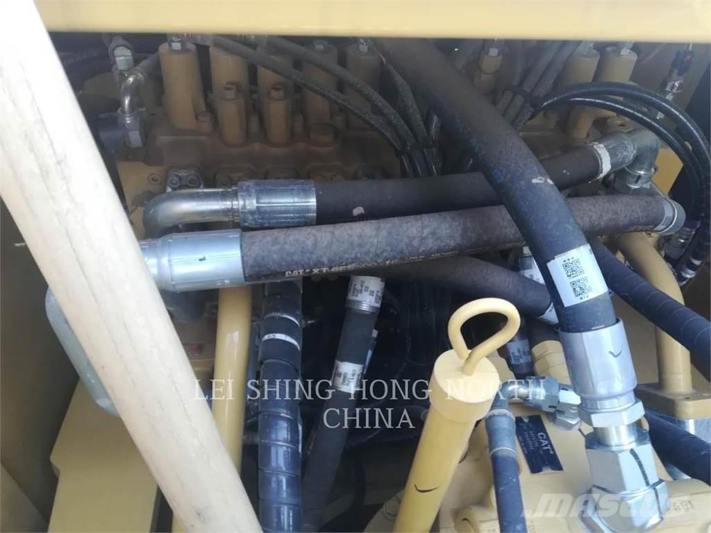 CAT 330D2L Εκσκαφείς με ερπύστριες