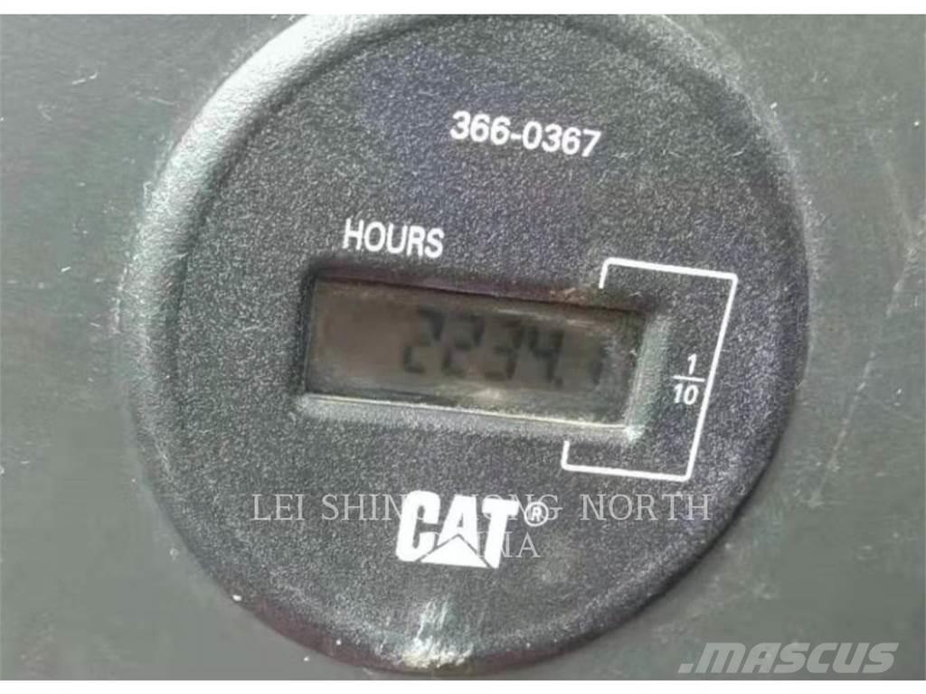 CAT 330D2L Εκσκαφείς με ερπύστριες