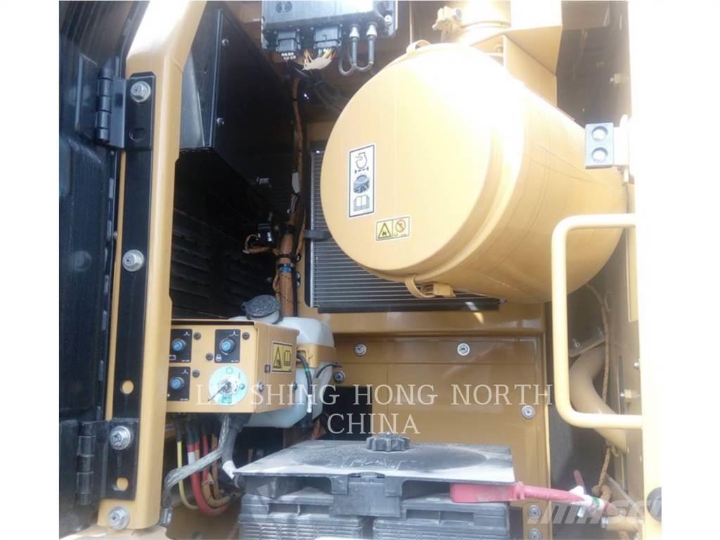 CAT 330D2L Εκσκαφείς με ερπύστριες