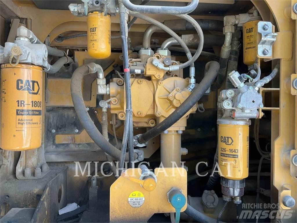 CAT 349FL + Εκσκαφείς με ερπύστριες