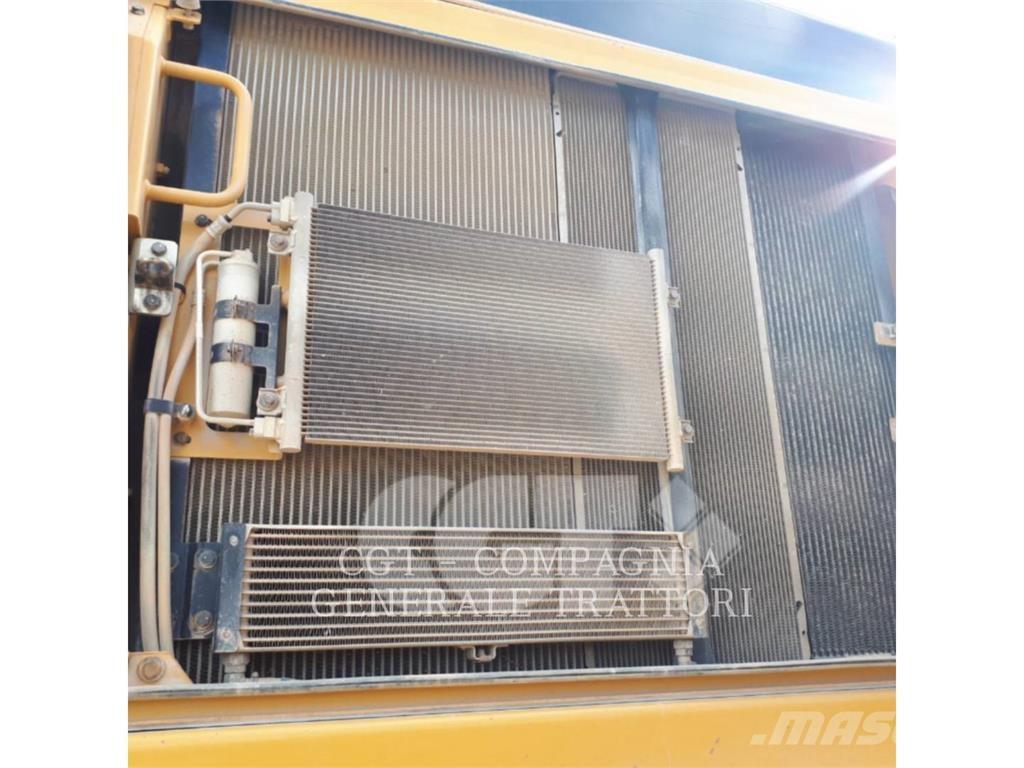 CAT 352F Εκσκαφείς με ερπύστριες