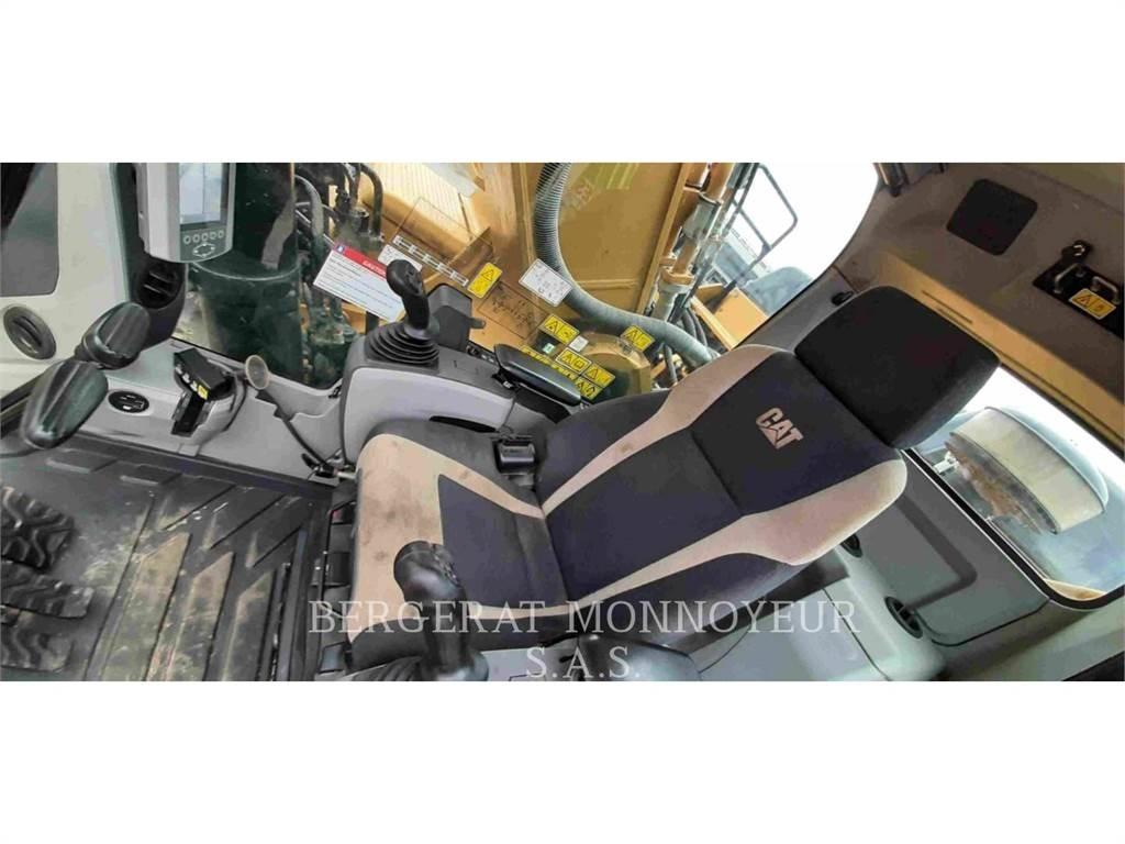 CAT 352F Εκσκαφείς με ερπύστριες