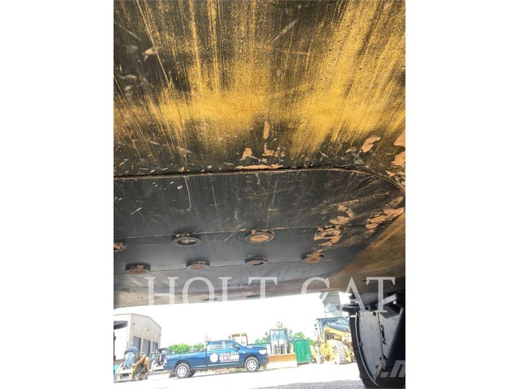 CAT 374 Εκσκαφείς με ερπύστριες