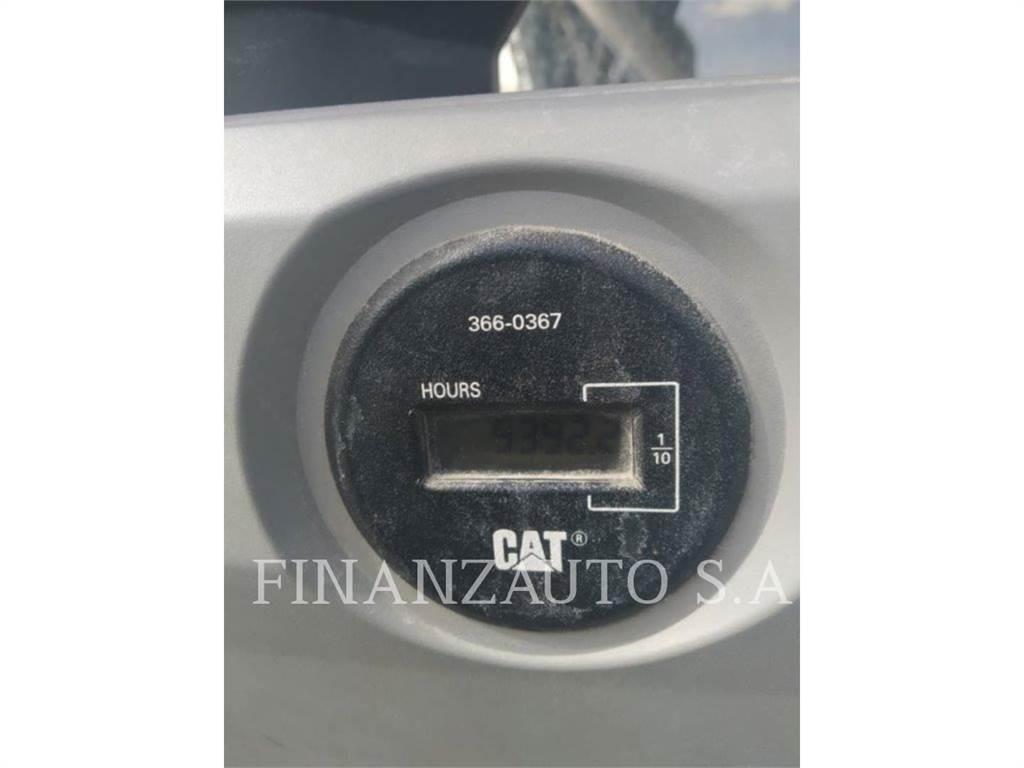 CAT 390F Εκσκαφείς με ερπύστριες
