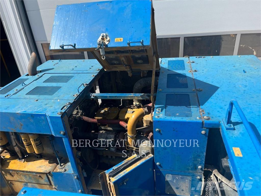 CAT 390F Εκσκαφείς με ερπύστριες