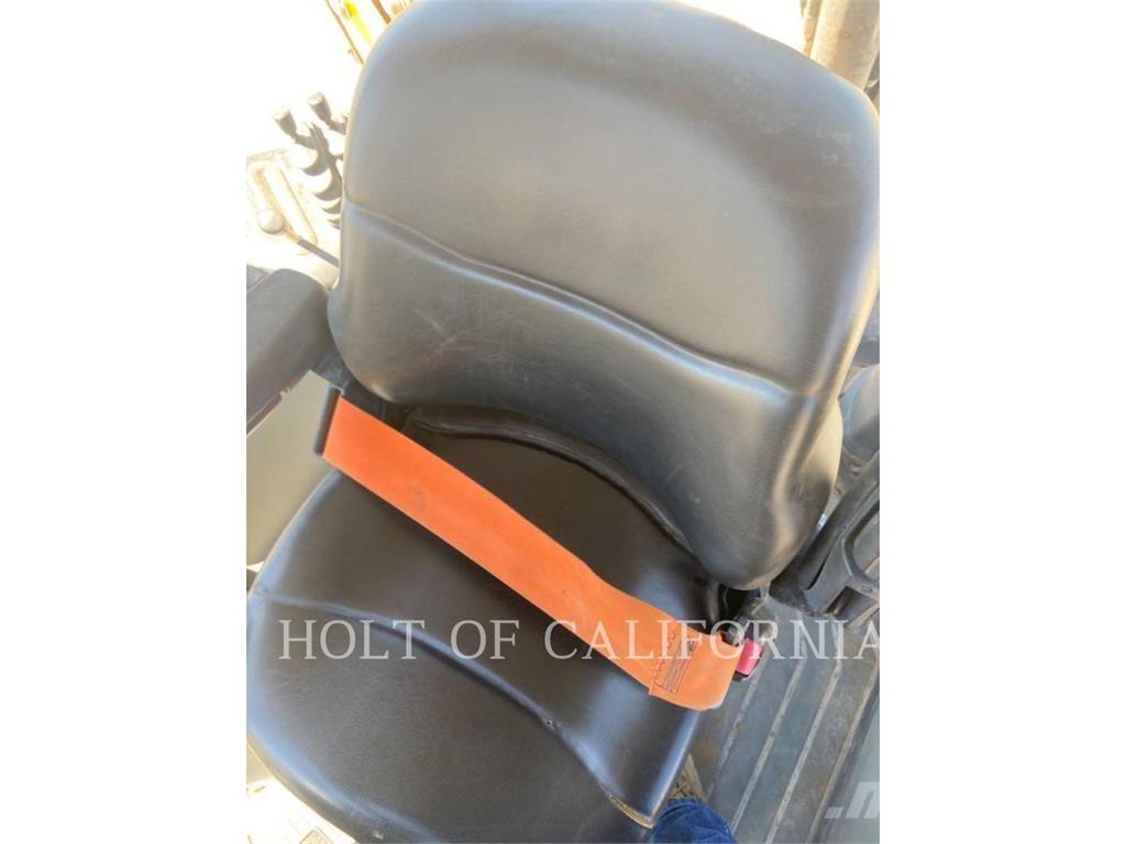 CAT 415 Εκσκαφείς Φορτωτές τύπου JCB