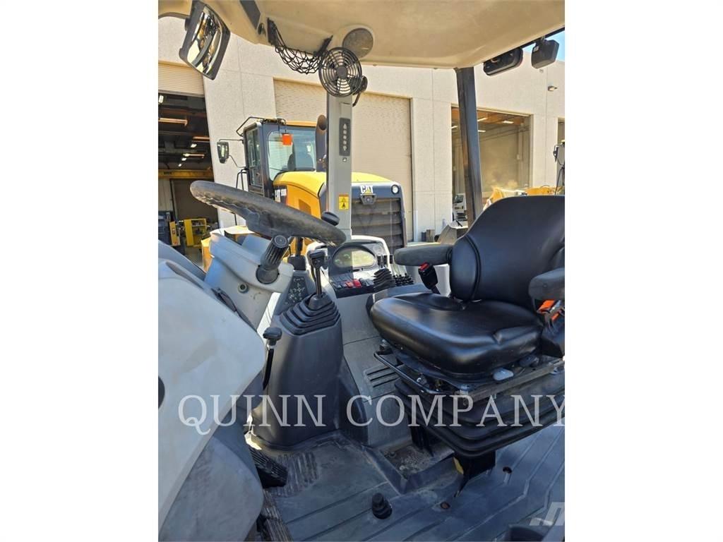 CAT 415F2 IL Εκσκαφείς Φορτωτές τύπου JCB