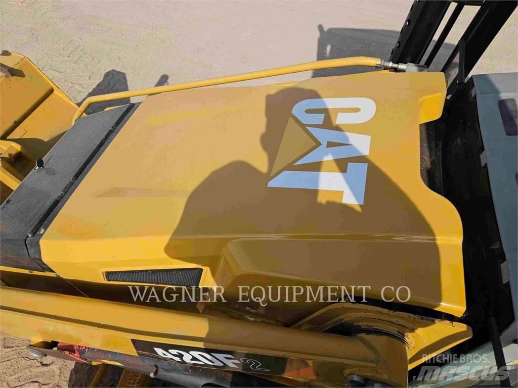CAT 420F2ST Εκσκαφείς Φορτωτές τύπου JCB