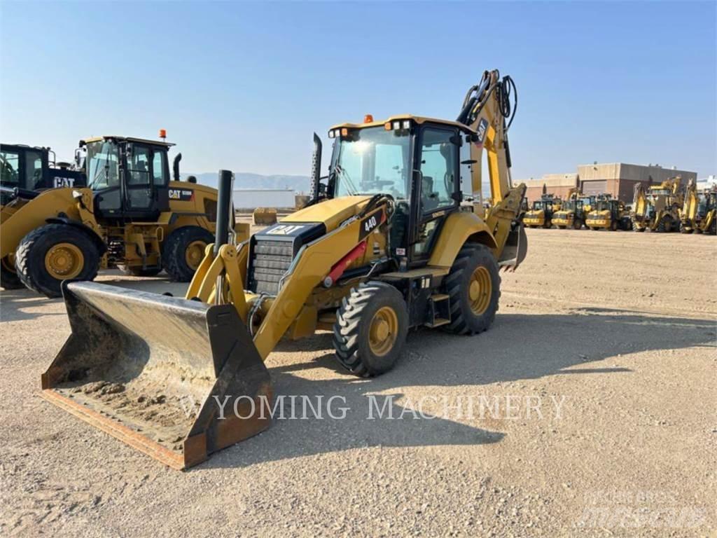CAT 440 Εκσκαφείς Φορτωτές τύπου JCB