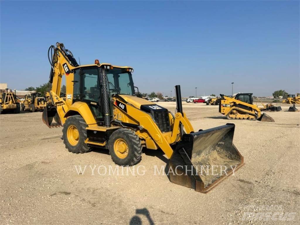 CAT 440 Εκσκαφείς Φορτωτές τύπου JCB
