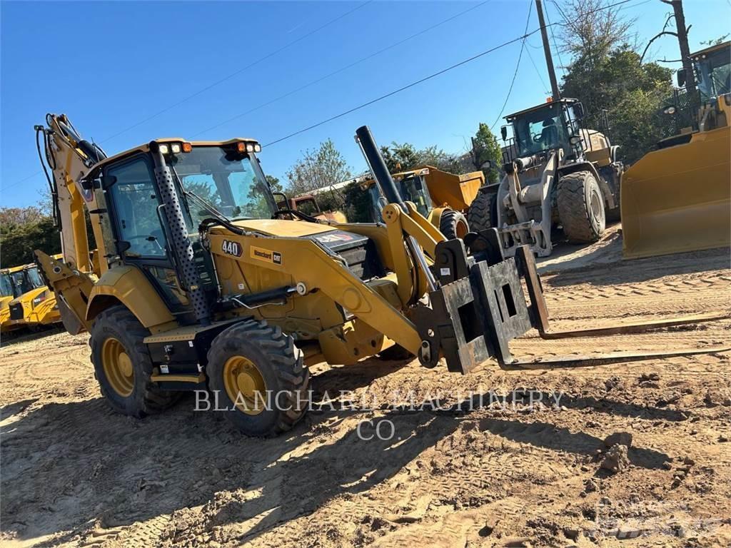 CAT 440 Εκσκαφείς Φορτωτές τύπου JCB