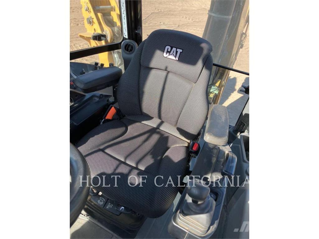 CAT 440 Εκσκαφείς Φορτωτές τύπου JCB