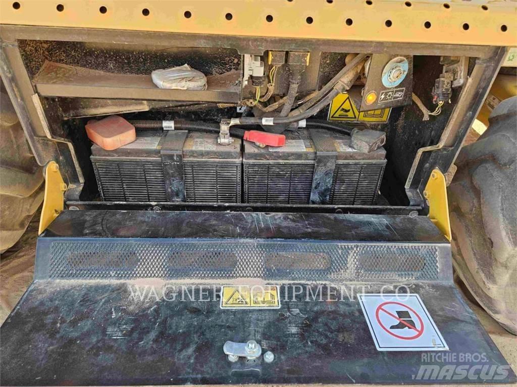 CAT 440 Εκσκαφείς Φορτωτές τύπου JCB