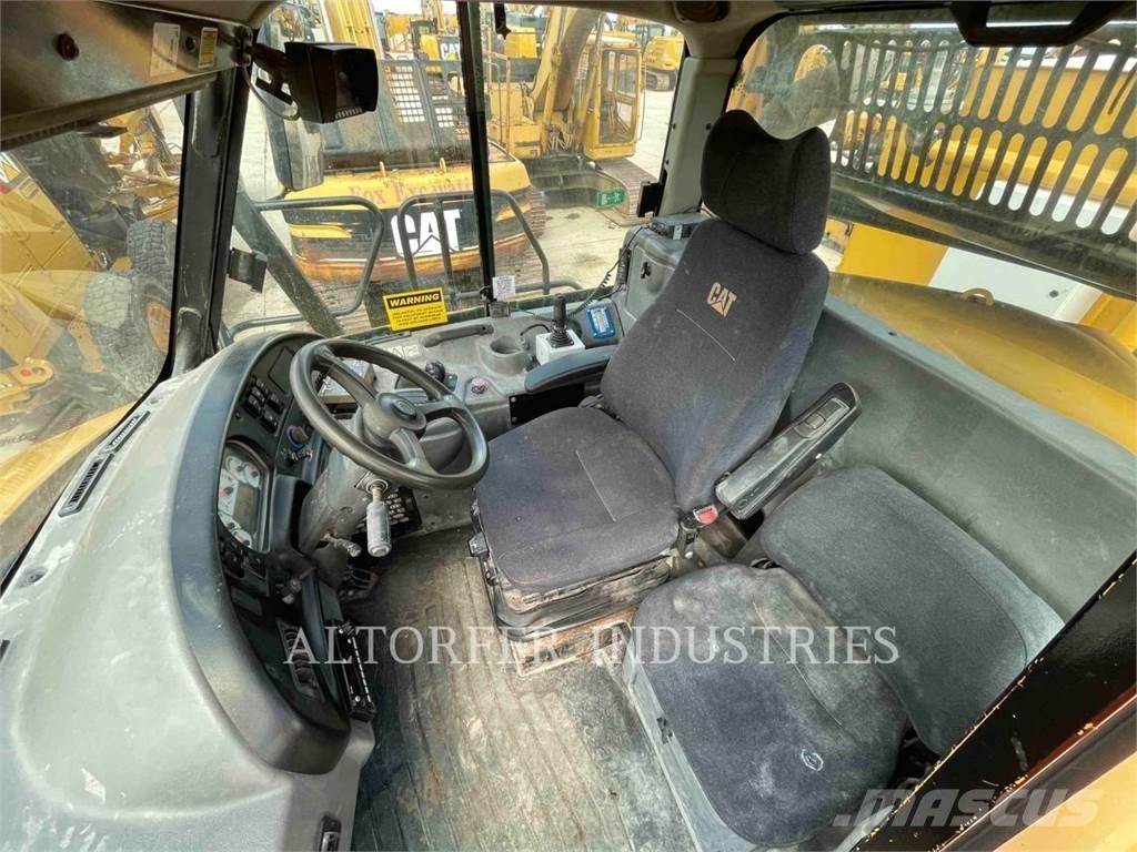 CAT 725 WT Σπαστό Dump Truck ADT