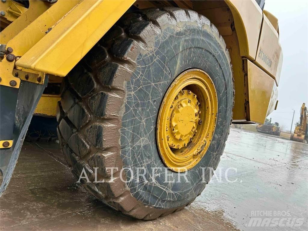 CAT 725C2 Σπαστό Dump Truck ADT