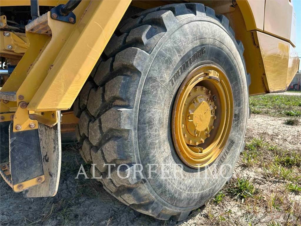 CAT 725C2 Σπαστό Dump Truck ADT
