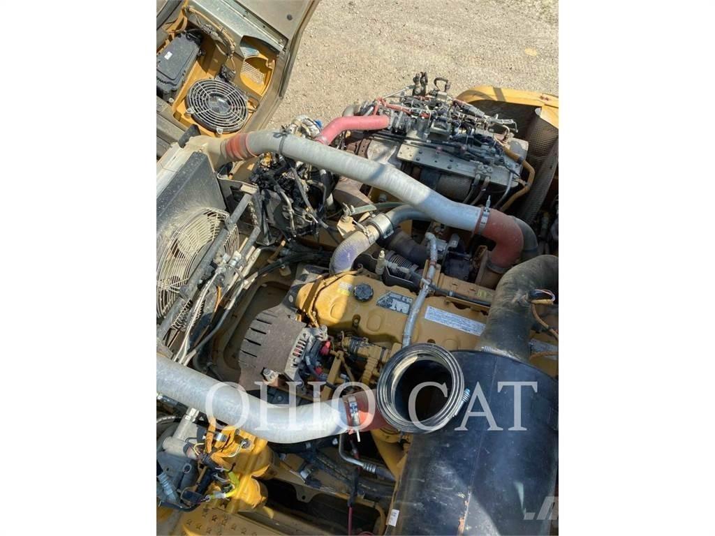 CAT 725C2 Σπαστό Dump Truck ADT