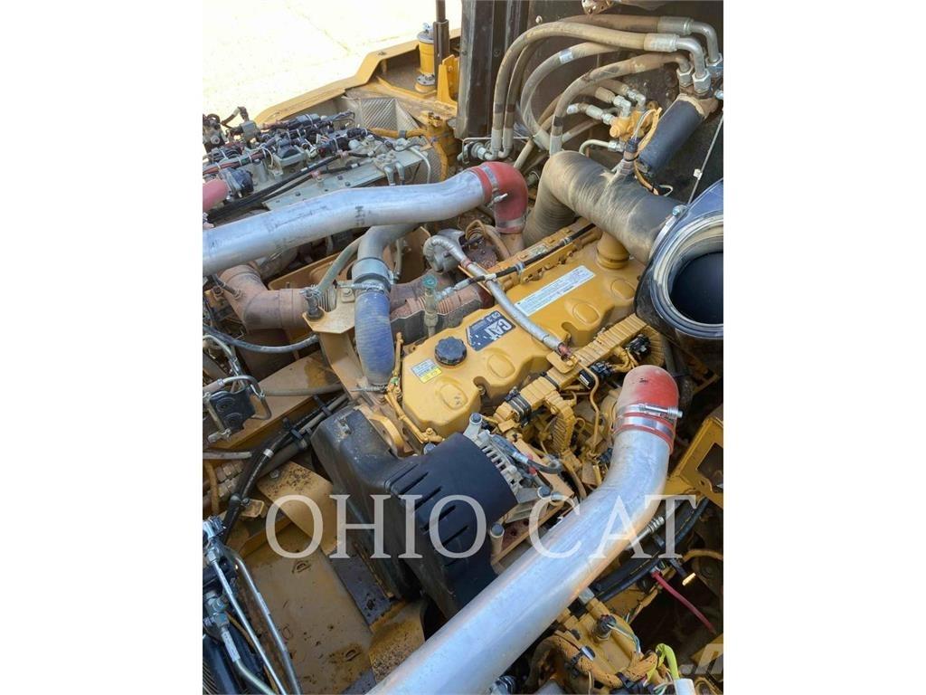 CAT 725C2 Σπαστό Dump Truck ADT
