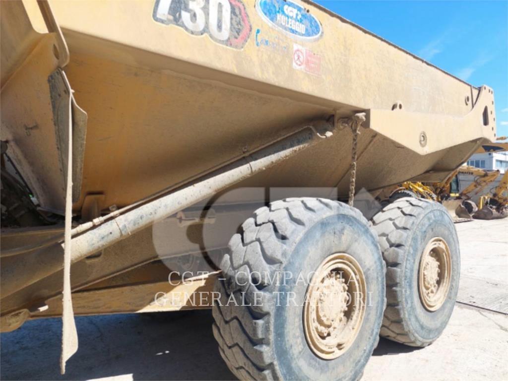 CAT 730 Σπαστό Dump Truck ADT