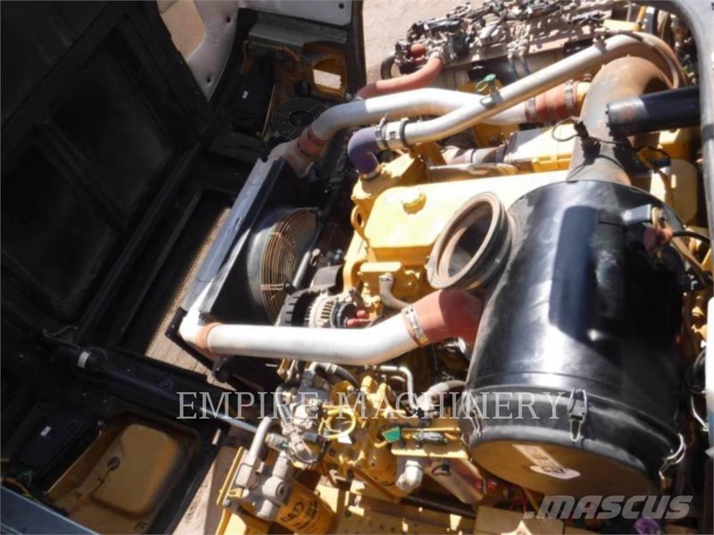CAT 730 TG Σπαστό Dump Truck ADT