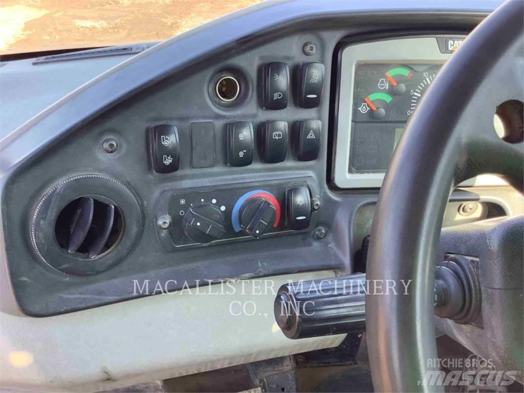 CAT 735C Σπαστό Dump Truck ADT