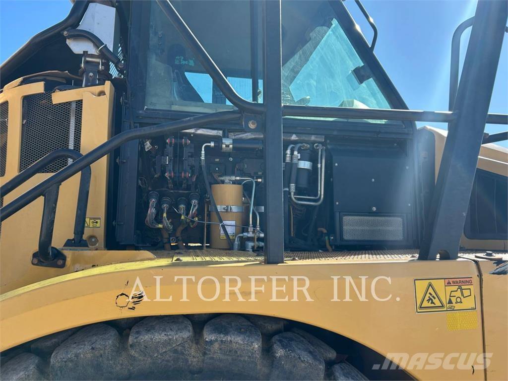 CAT 740B Σπαστό Dump Truck ADT