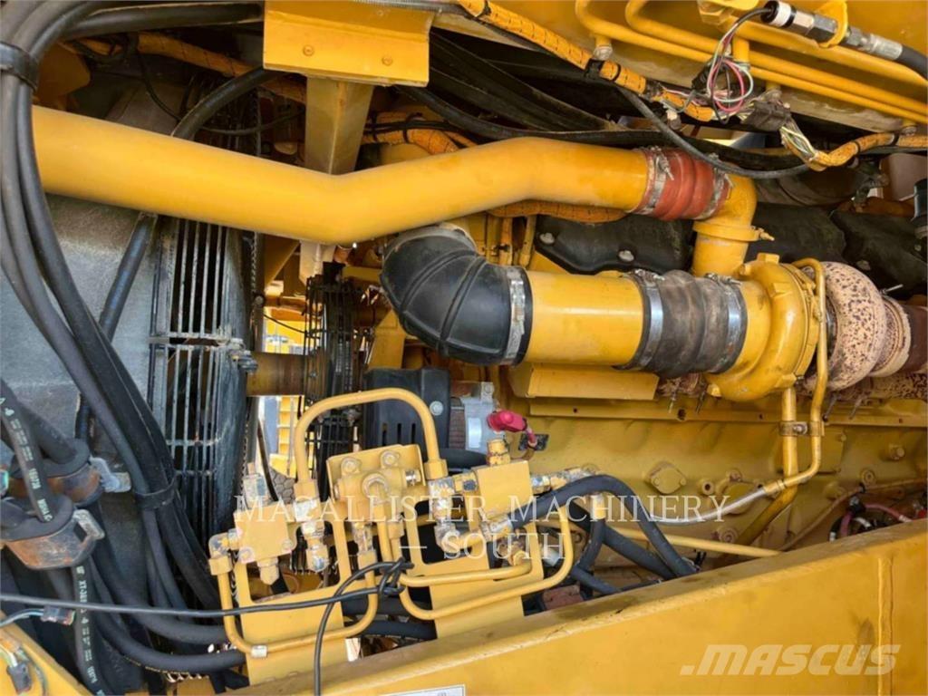 CAT 775F Σπαστό Dump Truck ADT