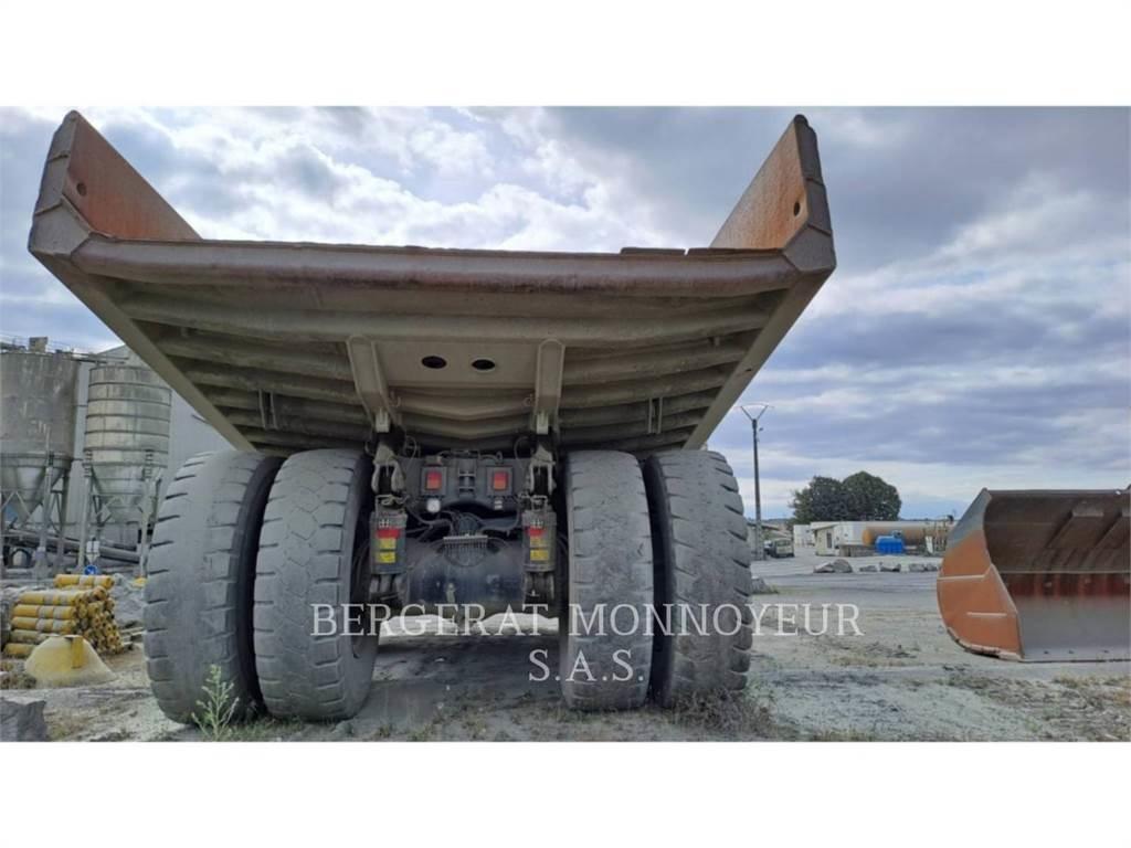 CAT 777F Σπαστό Dump Truck ADT