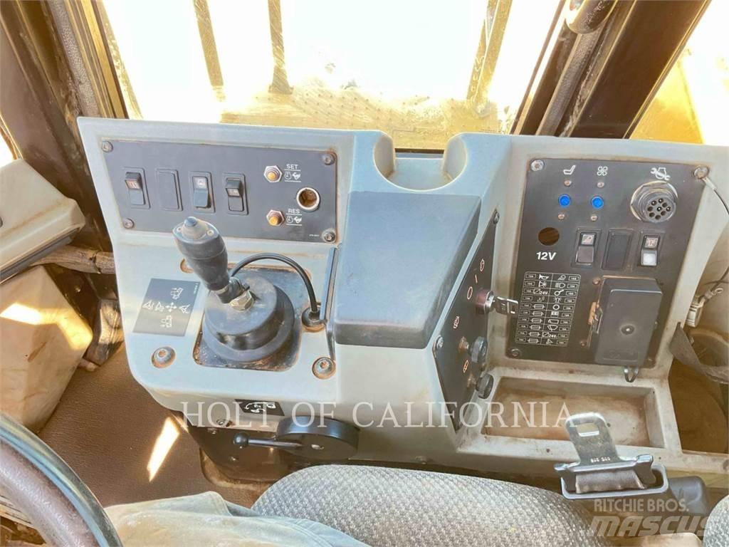 CAT 815F2 Κύλινδροι συμπίεσης εδάφους