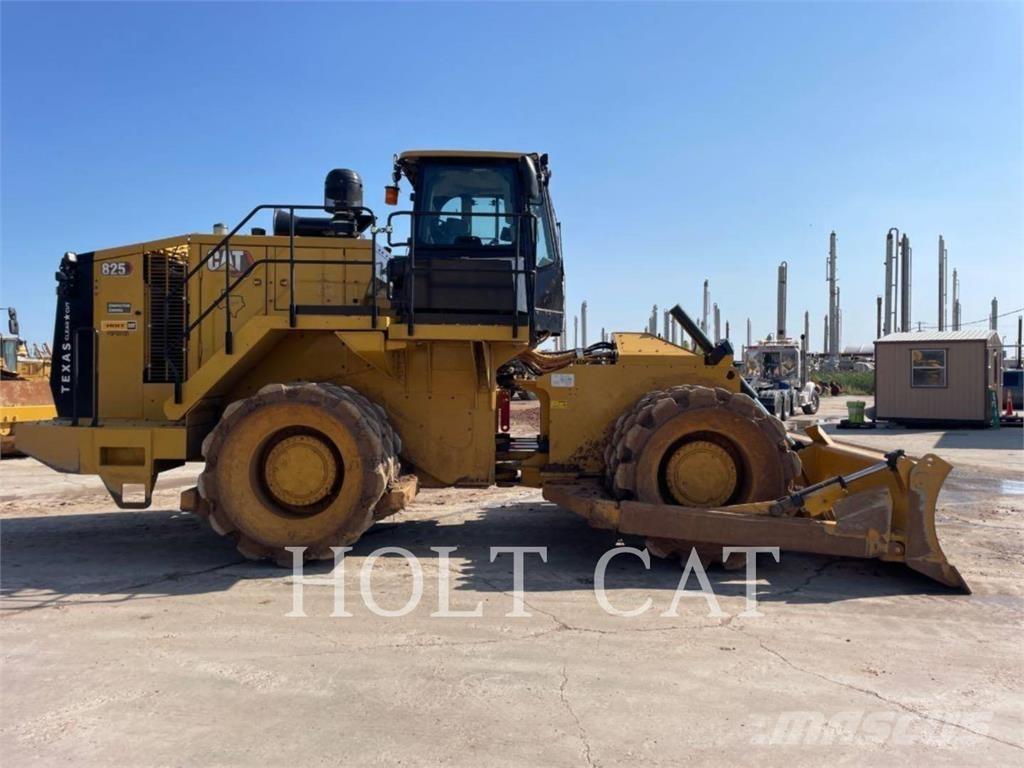 CAT 825 Κύλινδροι συμπίεσης εδάφους