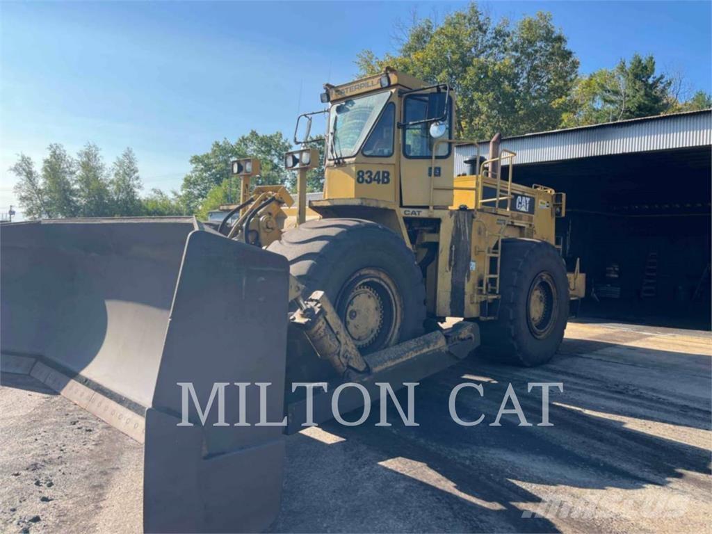 CAT 834B Μπουλντόζες με λάστιχα