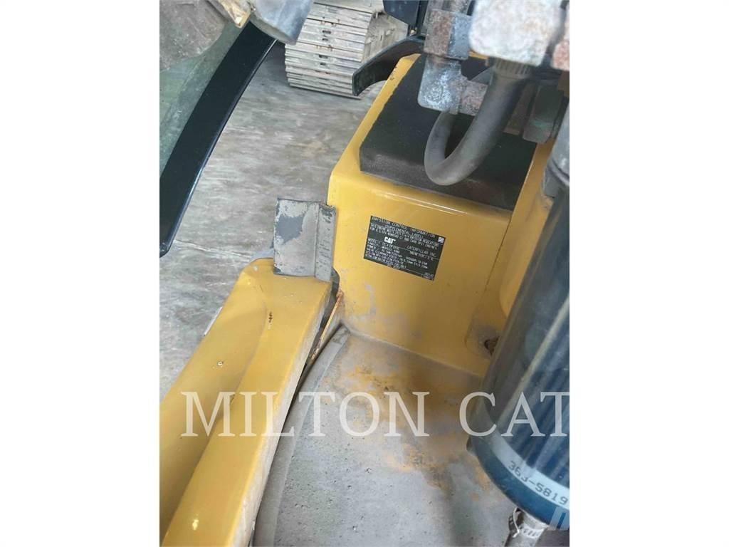 CAT 903D Φορτωτές με λάστιχα (Τροχοφόροι)