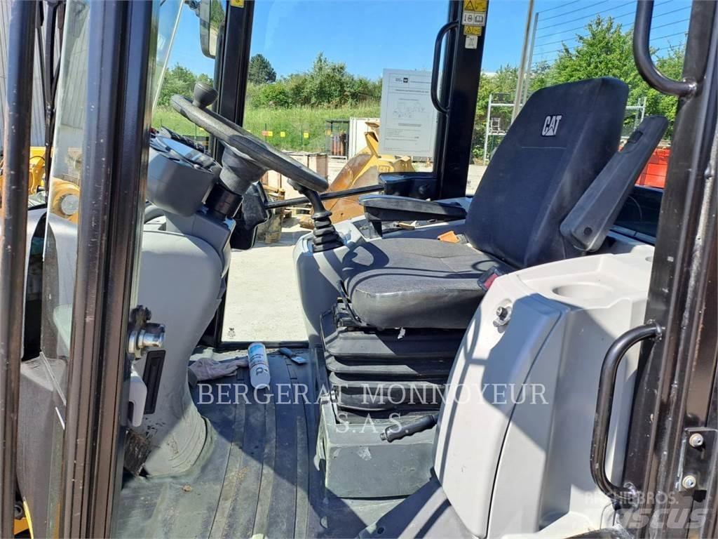 CAT 906M Φορτωτές με λάστιχα (Τροχοφόροι)