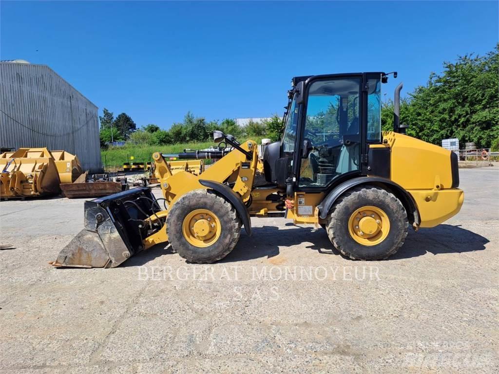 CAT 906M Φορτωτές με λάστιχα (Τροχοφόροι)