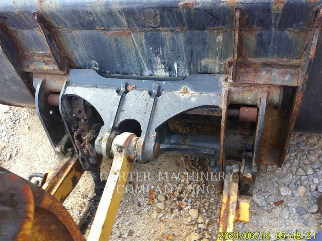 CAT 906M Φορτωτές με λάστιχα (Τροχοφόροι)