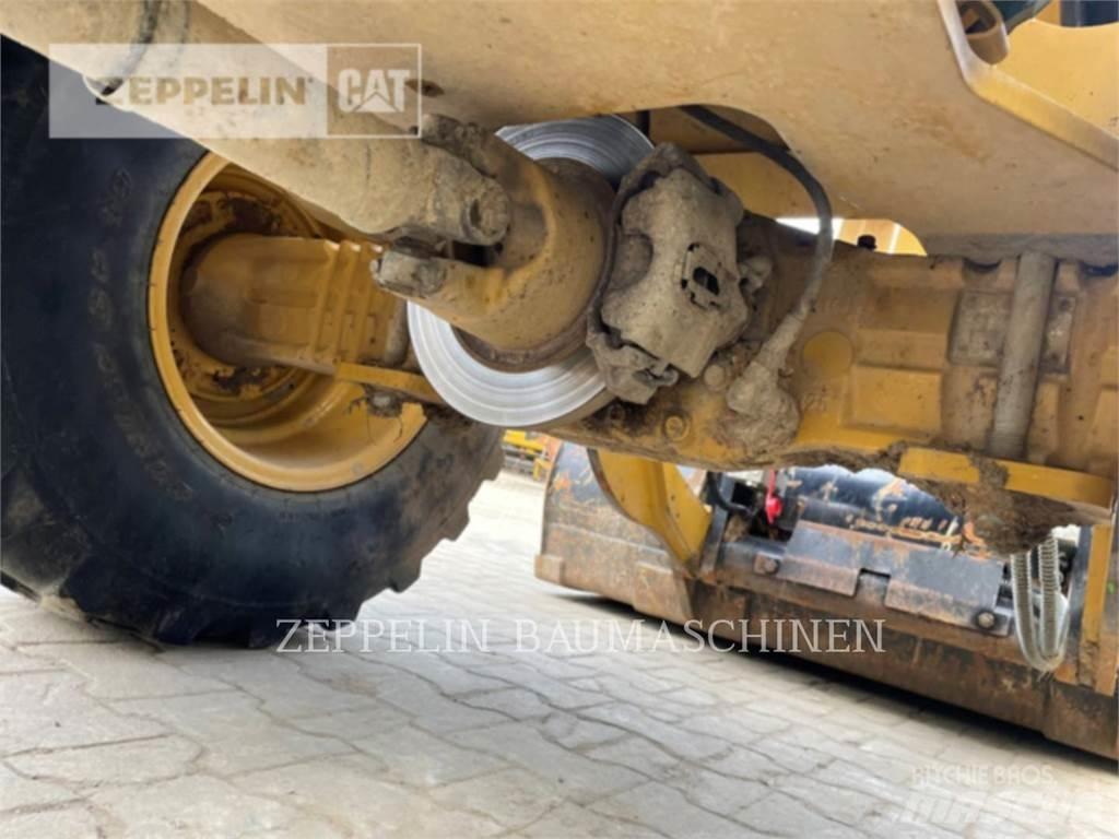 CAT 906M Φορτωτές με λάστιχα (Τροχοφόροι)