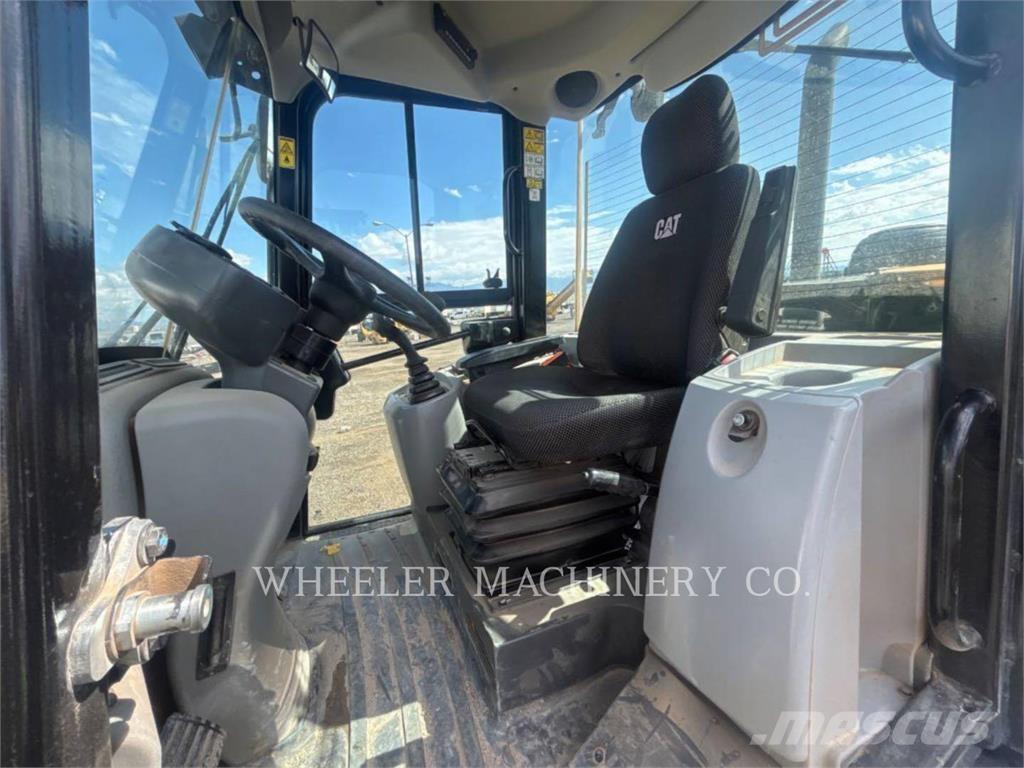 CAT 906M Φορτωτές με λάστιχα (Τροχοφόροι)