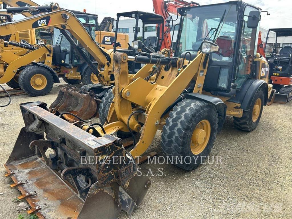 CAT 906M Φορτωτές με λάστιχα (Τροχοφόροι)