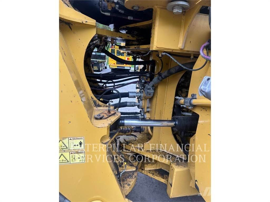 CAT 982M Φορτωτές με λάστιχα (Τροχοφόροι)