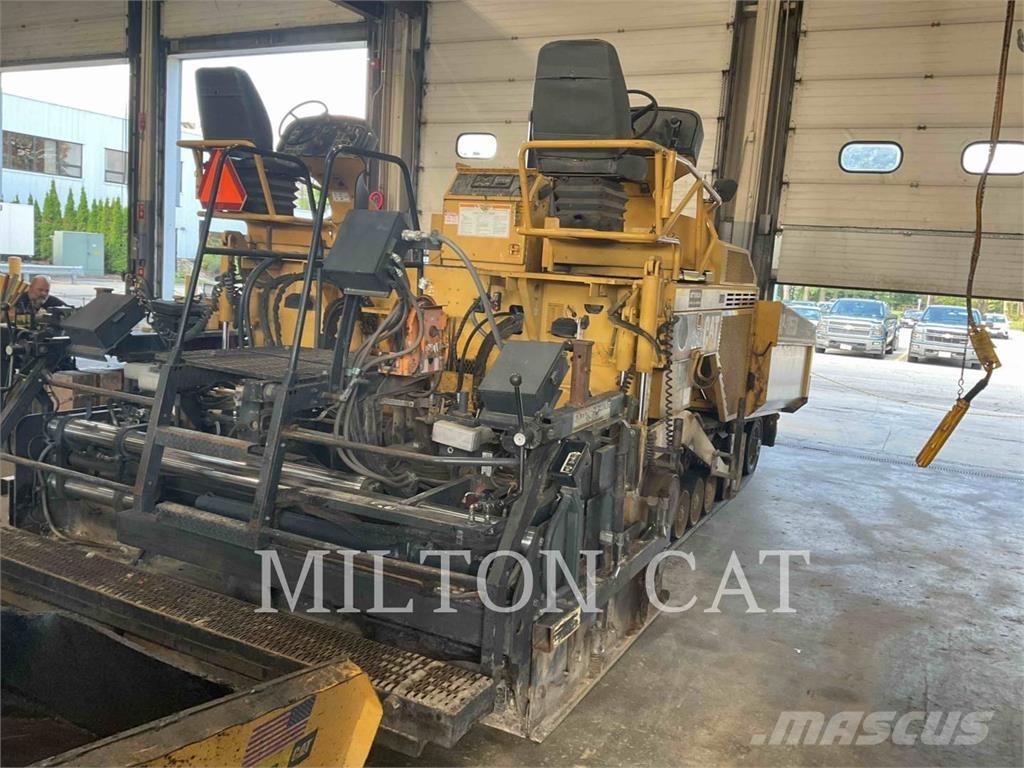 CAT AP-1055D Επίστρωση ασφάλτου