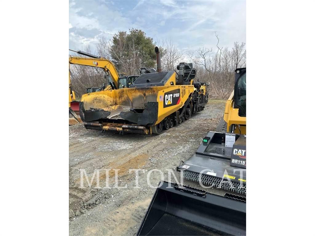 CAT AP1055F Επίστρωση ασφάλτου