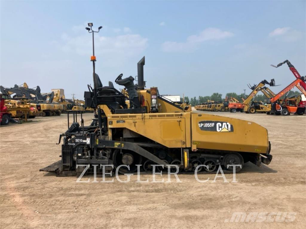 CAT AP1055F Επίστρωση ασφάλτου