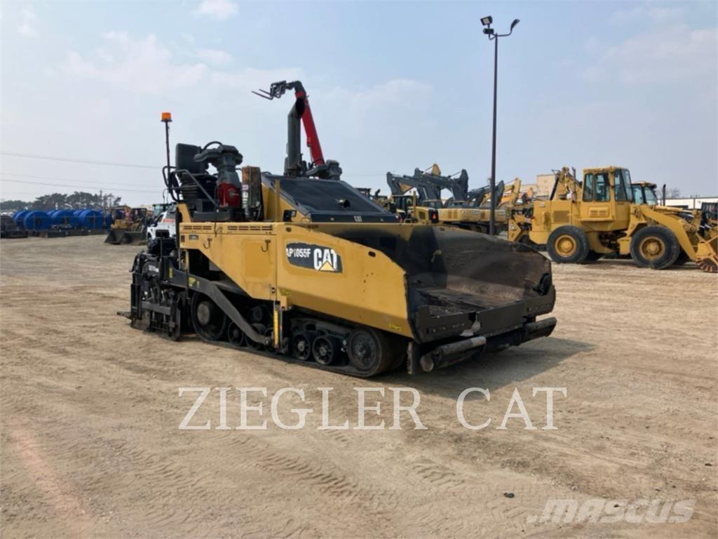CAT AP1055F Επίστρωση ασφάλτου